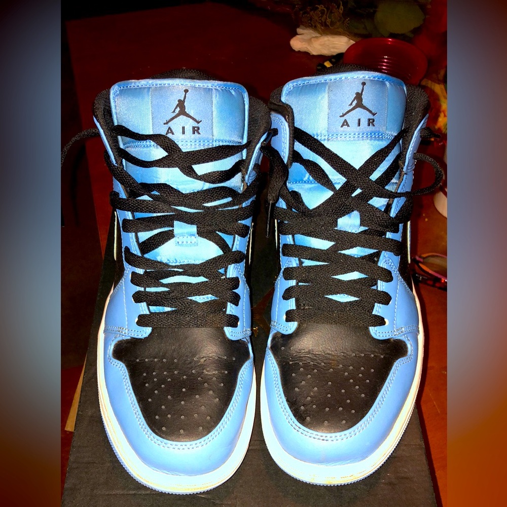 jordan 1 mid university